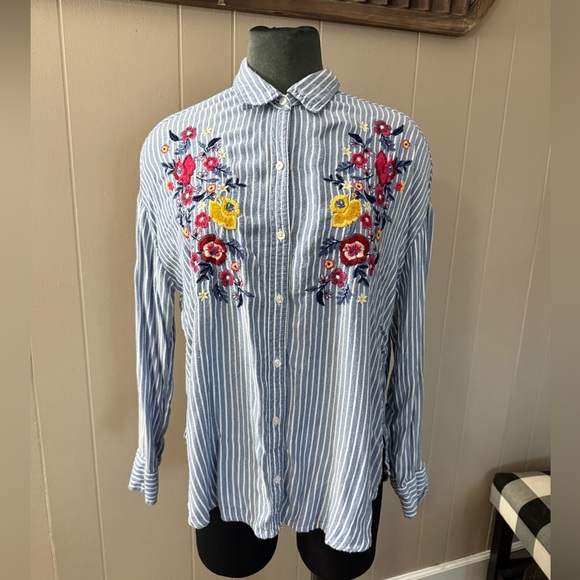 Hollister • Striped Floral Embroidered Long Sleeve Button Down - Picture 1 of 7
